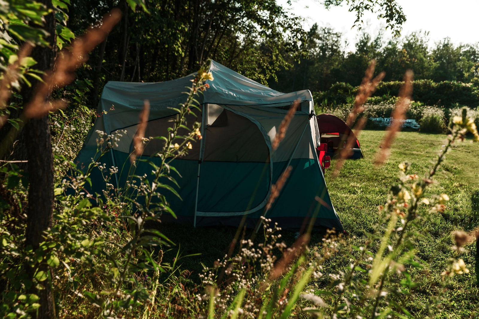 Here are some great tips for keeping your tent cool in the heat!